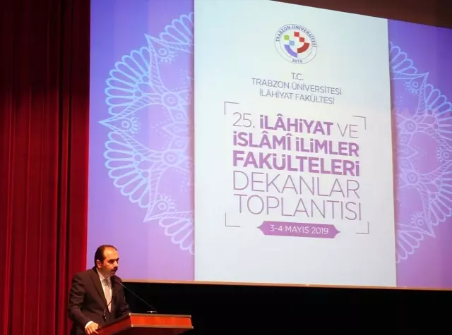 25. İlahiyat ve İslami İlimler Fakülteleri Dekanlar Toplantısı 25. İlahiyat ve İslami İlimler Fakülteleri Dekanlar Toplantısı