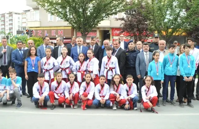 Bafra'da 'Spor Şenliği' Bafra'da 'Spor Şenliği'