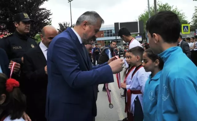 Bafra'da 'Spor Şenliği' Bafra'da 'Spor Şenliği'
