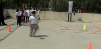 İzmir Bu Proje ile Dezavantajlı Mahallelerde Yaşayan Çocuklar Sporla Tanışıyor