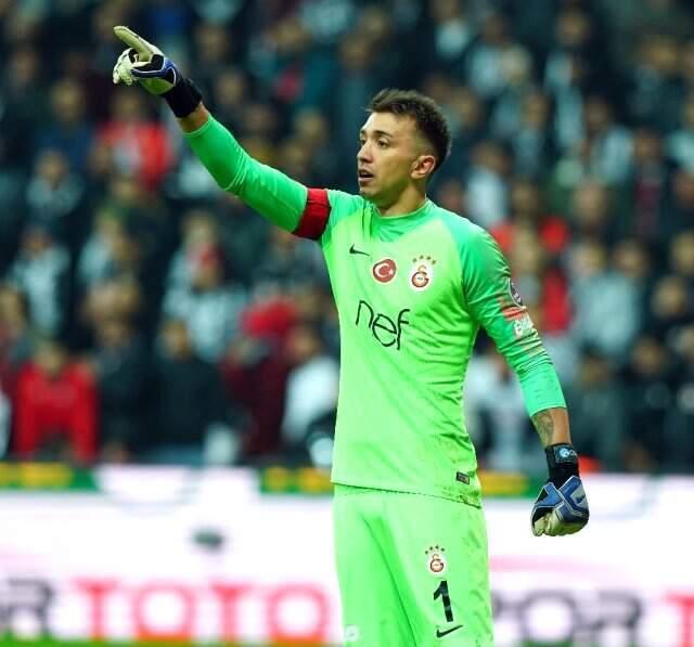 Muslera ile Selçuk İnan Beşiktaş Derbisi Kaçırmadı