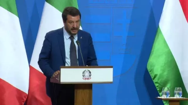 Salvini: Avrupa İslamcı Halifelik Haline Dönüşebilir, Engellemek İçin Elimden Geleni Yapacağım Salvini: Avrupa İslamcı Halifelik Haline Dönüşebilir, Engellemek İçin Elimden Geleni Yapacağım