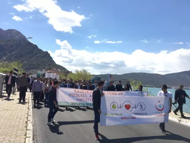 Eğirdir'de Sağlık İçin Yürüdüler