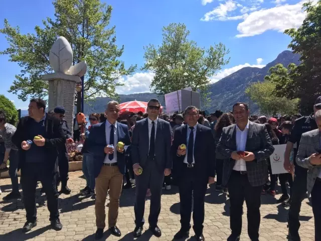 Eğirdir'de Sağlık İçin Yürüdüler