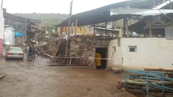 Erzurum'da Ahır İnşaatında Çökme: 2 Ölü, 6 Yaralı - Yeniden Erzurum'da Ahır İnşaatında Çökme: 2 Ölü, 6 Yaralı - Yeniden