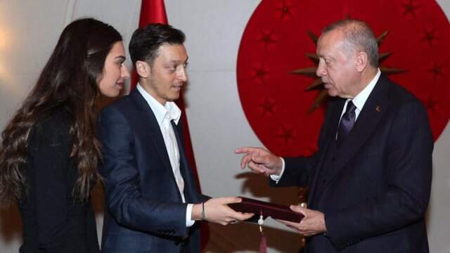 Alman Gazetesi'nden Flaş İddia! Mesut Özil Nikahı İçin Eski Takım Arkadaşlarının Katılamayacağı Bir Tarih Seçti