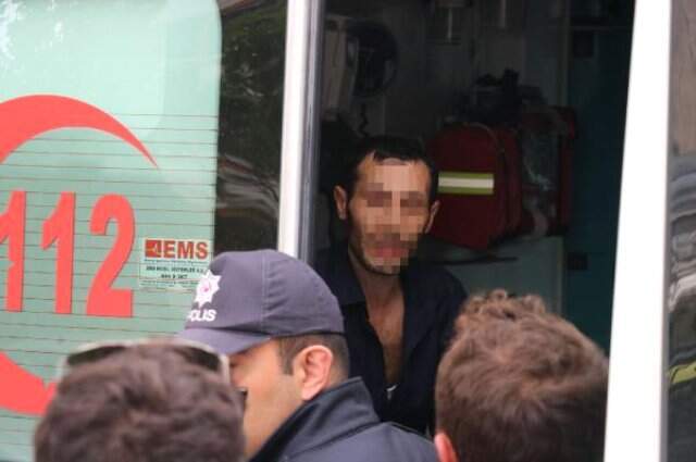 Eşiyle İlişkisinden Şüphelendiği Arkadaşını Bıçakla Rehin Aldı!