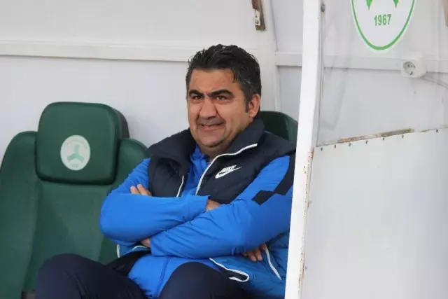 Giresunspor Taraftarından Ümit Özat'a Tepki Giresunspor Taraftarından Ümit Özat'a Tepki