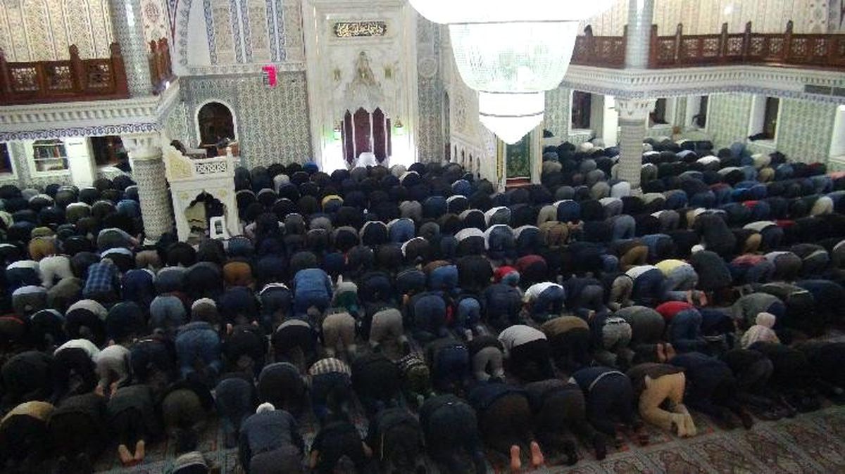 Güneydoğu'da İlk Teravih Kılındı