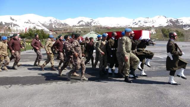 Hakkari'de Şehit Askerler İçin Tören Düzenlendi