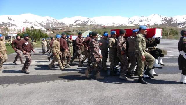 Hakkari'de Şehit Askerler İçin Tören Düzenlendi