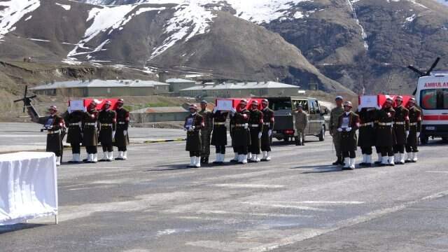 Hakkari'de Şehit Askerler İçin Tören Düzenlendi