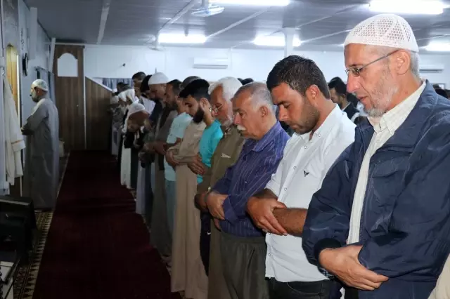 Hatay'da Konteyner Kentte İlk Teravih Hatay'da Konteyner Kentte İlk Teravih
