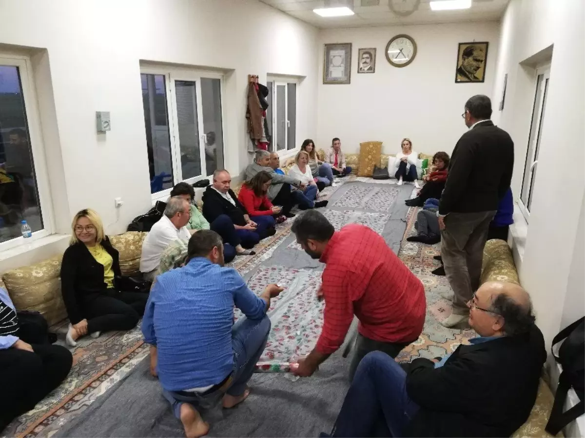 Hekimler Sıra Arkadaşları ile 38 Yıl Sonra Aşiret Sofrasında Buluştu
