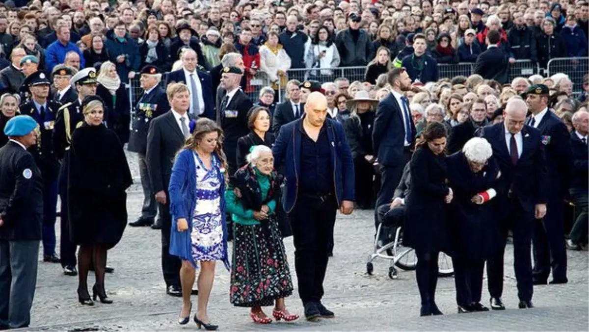 Hollanda'da 2. Dünya Savaşı Kurbanları Anıldı