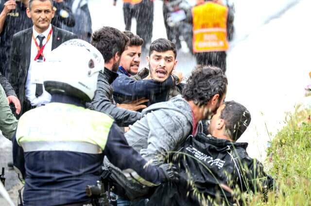 Otobüslerin Camlarını Kıran Beşiktaşlı Taraftarlar Stada Alınmadı