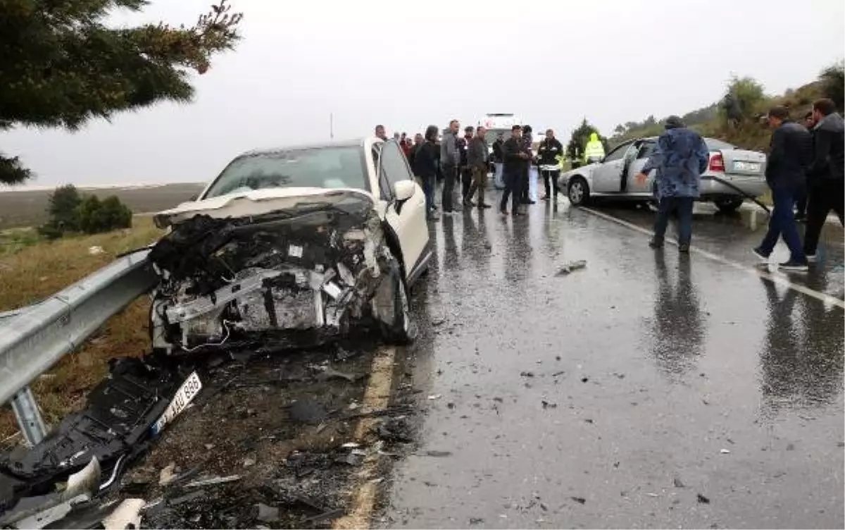 Otomobille Cip Çarpıştı: 2'si Turist 6 Yaralı