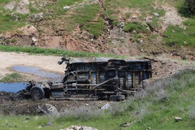 Şırnak'ta El Yapımı Patlayıcı Öğrenci Servisinin Geçişi Sırasında Patladı: 2 Ölü
