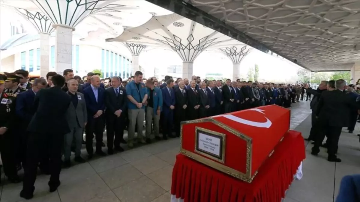Türkiye, şehitlerini uğurluyor