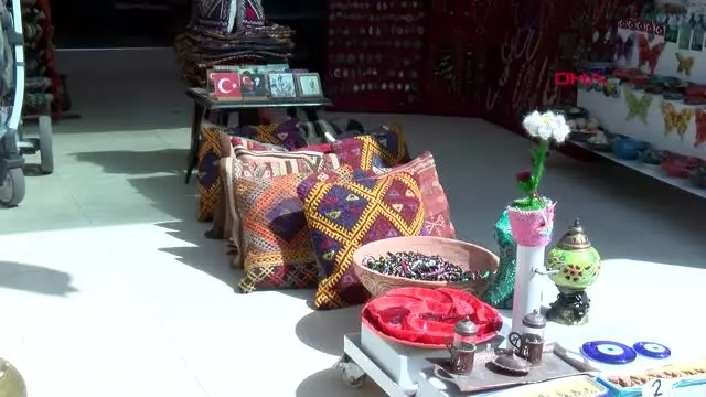 Antalya Halı Ustası Annesinin Hatırasını Öğrenciler Yaşatacak Antalya Halı Ustası Annesinin Hatırasını Öğrenciler Yaşatacak