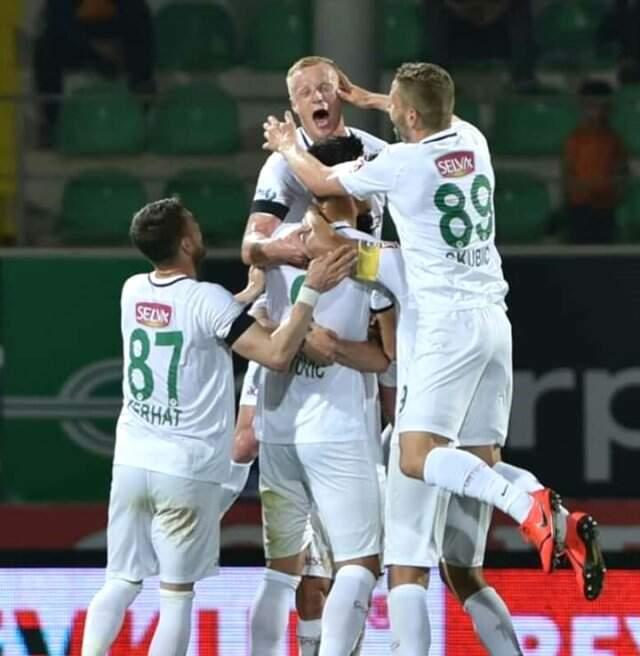 Atiker Konyaspor, Alanyaspor'u 4-2 ile Geçti!