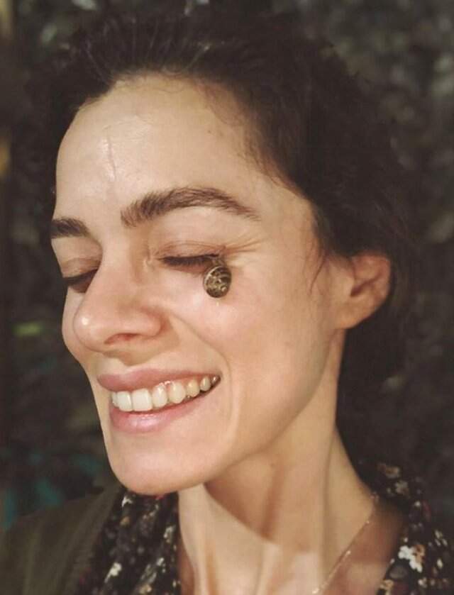 Özge Özpirinçci, Suratında Sümüklü Böcek Gezdirdi!