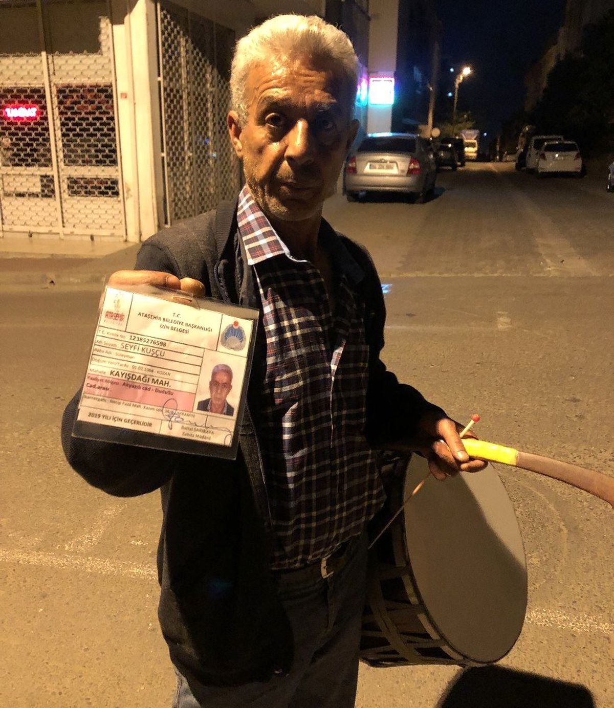 Davul Sesinden Rahatsız Olan Mahalle Sakini 'Sizi Vururum' Deyip Davulcuyu Tehdit Etti