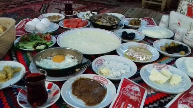 Ramazanın İlk Sahurunda Tercihleri Van Kahvaltısı Oldu Ramazanın İlk Sahurunda Tercihleri Van Kahvaltısı Oldu