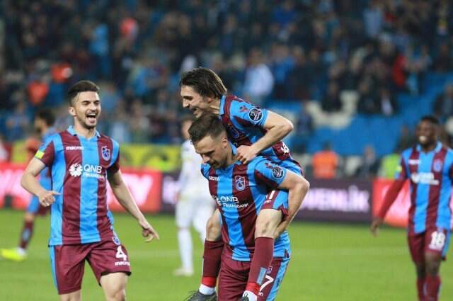 Trabzonspor, Kayserispor'u 4-2 Mağlup Etti ve Avrupa Biletini Kaptı!