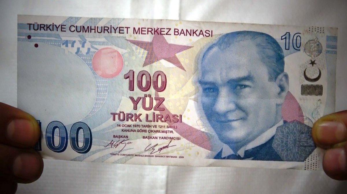 Üzerinde 10 Yazan 100 Liralık Banknot Görenleri Şaşırttı