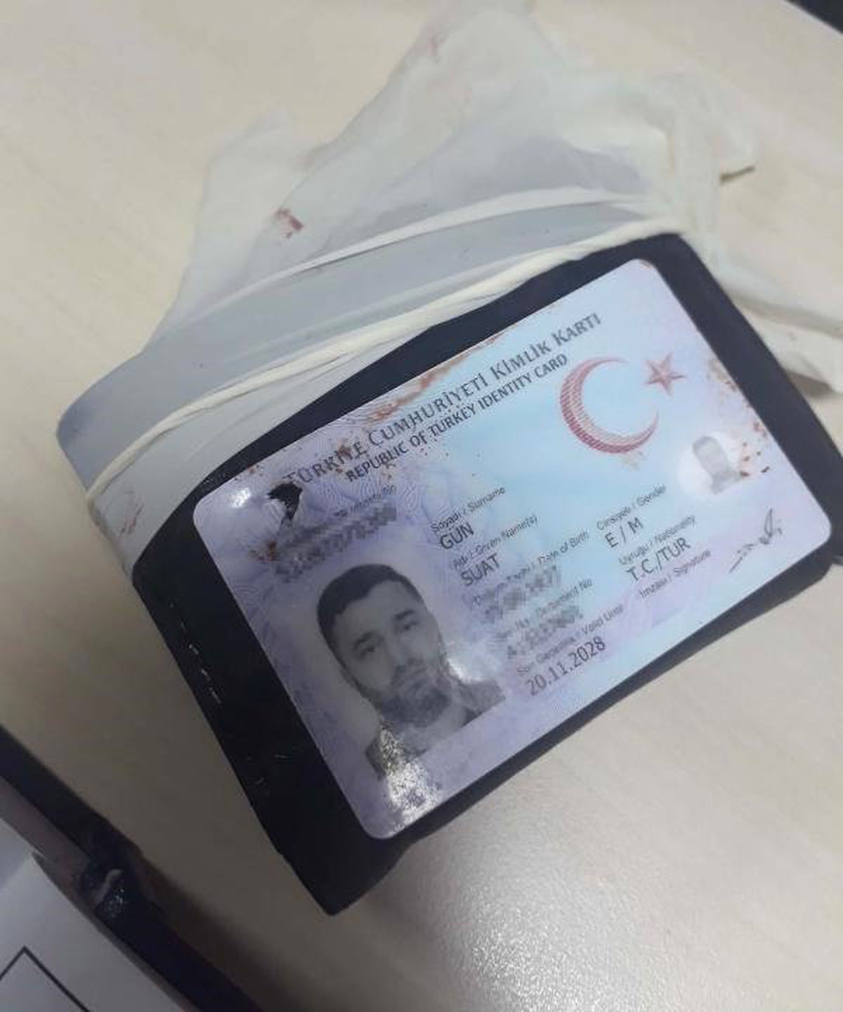 4 Çocuk Babasının Hayatını Cebinde Taşıdığı Cüzdanı Kurtardı