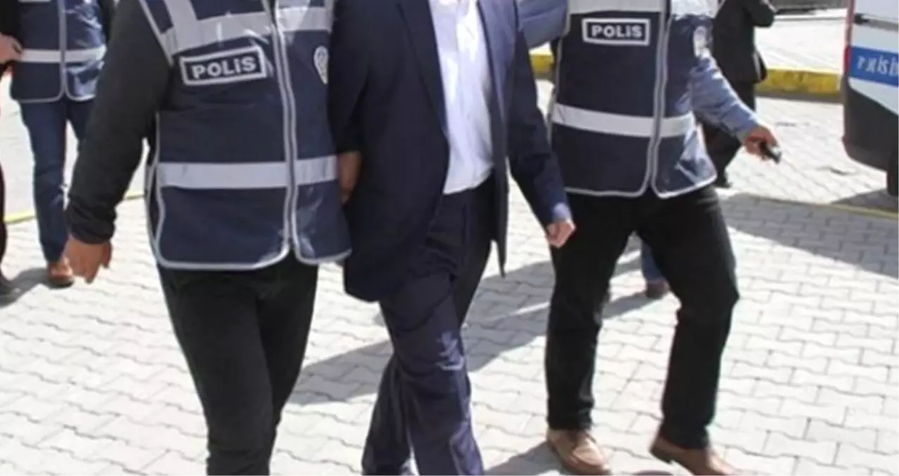 Sınıfta Cinsel İçerikli Film İzlediği İddia Edilen Öğretmen Tutuklandı