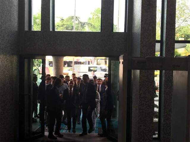 Son Dakika! İstanbul Valisi Ali Yerlikaya İBB Binasına Giriş Yaptı