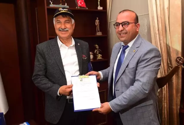 Thk, Adana'da 50 Bin Fitre ve Zekat Zarfı Dağıttı
