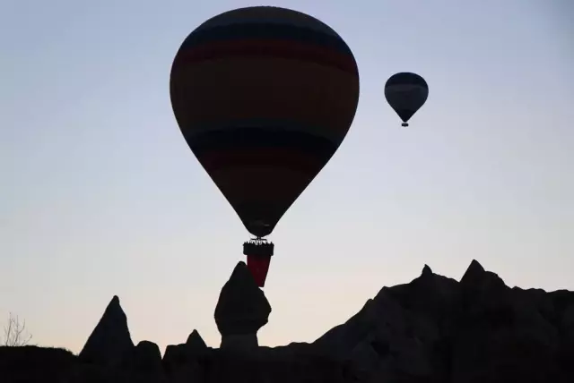 Kapadokya Bölgesini Nisan Ayında 360 Bin 46 Turist Ziyaret Etti Kapadokya Bölgesini Nisan Ayında 360 Bin 46 Turist Ziyaret Etti