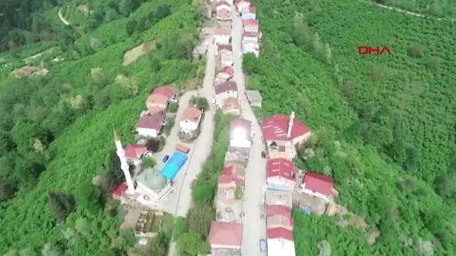 Samsun Komşu Evlerde, Ayrı Kentlerde Yaşayıp 1 Dakika Arayla İftar Yapıyorlar