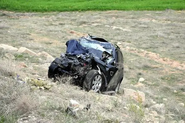 Tır ile Cip Çarpıştı: 2 Ölü Tır ile Cip Çarpıştı: 2 Ölü