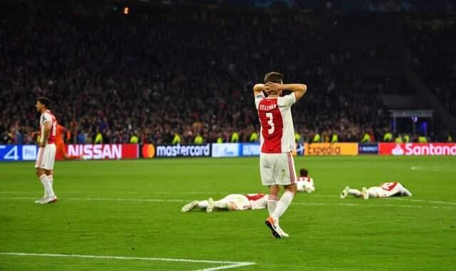 90+5'te Gol Yiyen Ajaxlı Oyuncular Yıkıldı!