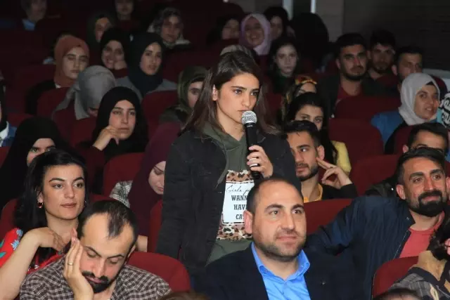 Beü'de Şiir Dinletisi Etkinliği Beü'de Şiir Dinletisi Etkinliği