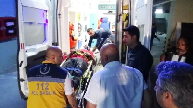 Çıkış Zannetti Asansör Boşluğuna Düşerek Yaralandı