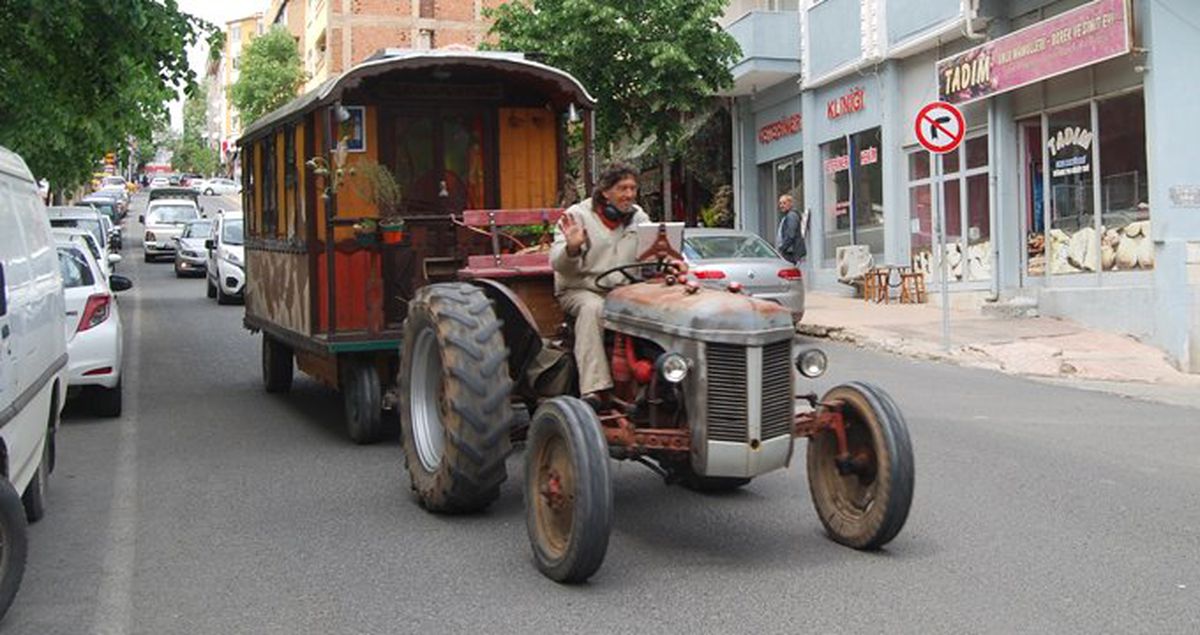 Traktörüyle Dünya Turu Yapan Fransız Turist Türkiye'de!