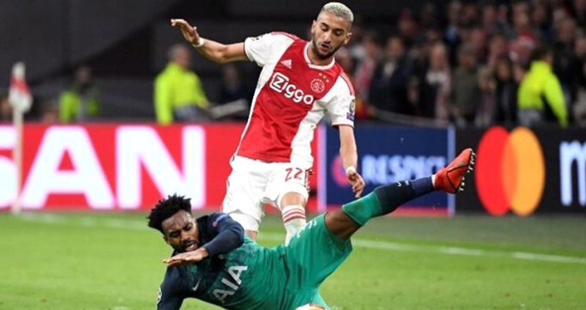 Mazraoui ve Ziyech, Maç Oynanırken Orucunu Açtı