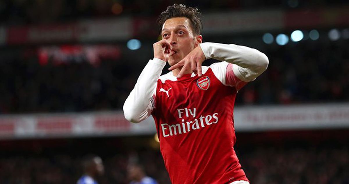 Mesut Özil'den Valencia Taraftarlarına Tepki!