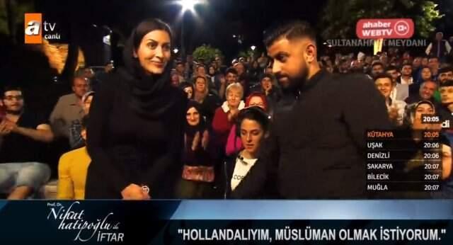 Nihat Hatipoğlu'nun Programında, Hollandalı Konuk Kelime-i Şahadet Getirerek Müslüman Oldu