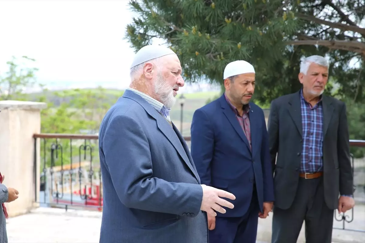 Padişah Fermanıyla 4 Kuşaktır Türbedarlık Yapıyorlar