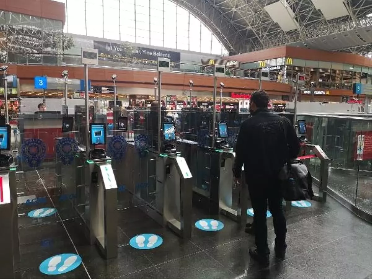 Sabiha Gökçen'de Pasaporttan Yüz Tanımayla Geçiş Test Ediliyor