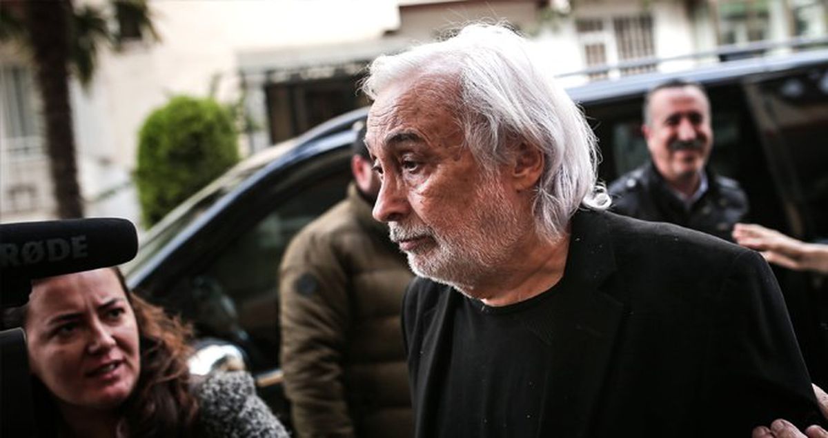 Yurt Dışına Çıkmak İsteyen Müjdat Gezen'in Pasaportuna El Konuldu