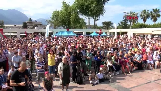Antalya Rus 'Zafer Bayramı' Kemer'de Kutladı Antalya Rus 'Zafer Bayramı' Kemer'de Kutladı