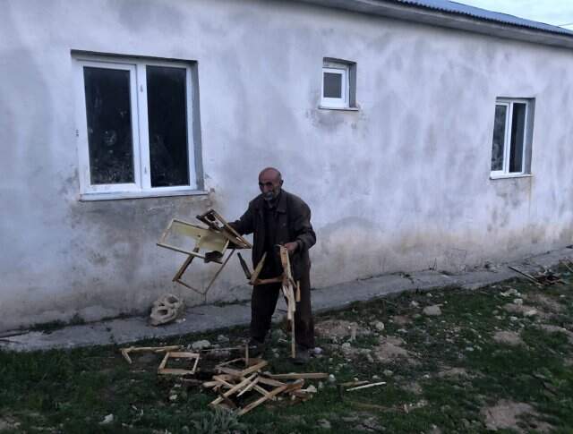 Ayı Korkusu Köylülere Kazma Kürekle Nöbet Tutturdu