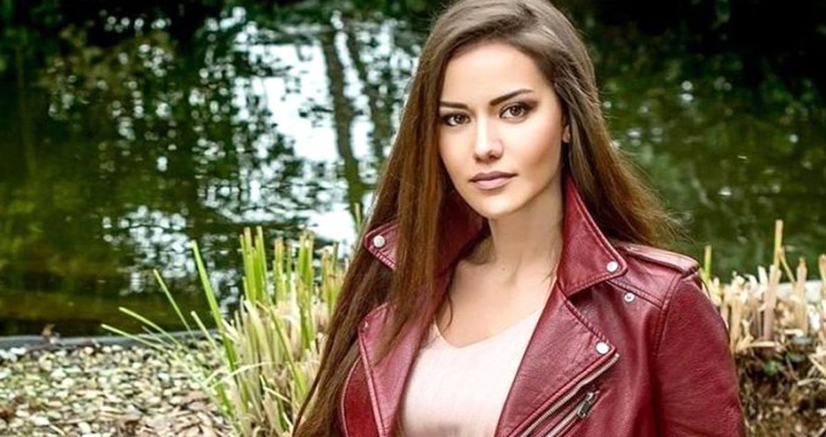 Bebeğini Kucağına Alan Fahriye Evcen, Reklam Yüzü Oldu!